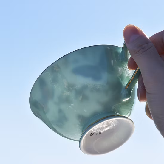 황금 나비 도자기 머그잔 식기류가 포함된 세라믹 Teaset 맞춤형 색상 패턴 로고 및 디자인이 포함된 순수 유리 컵 Teaset 주방 용품 장식